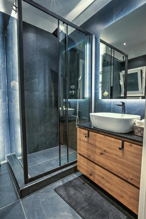 אתונה The Cosy Luxurious Seaside Apartment מראה חיצוני תמונה